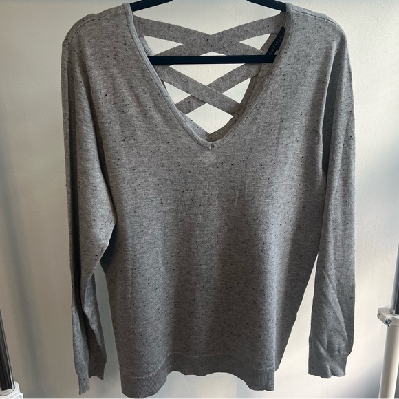 NWT Love Ellie cross Back Sweater stitch fix XL - Picture 3 of 7